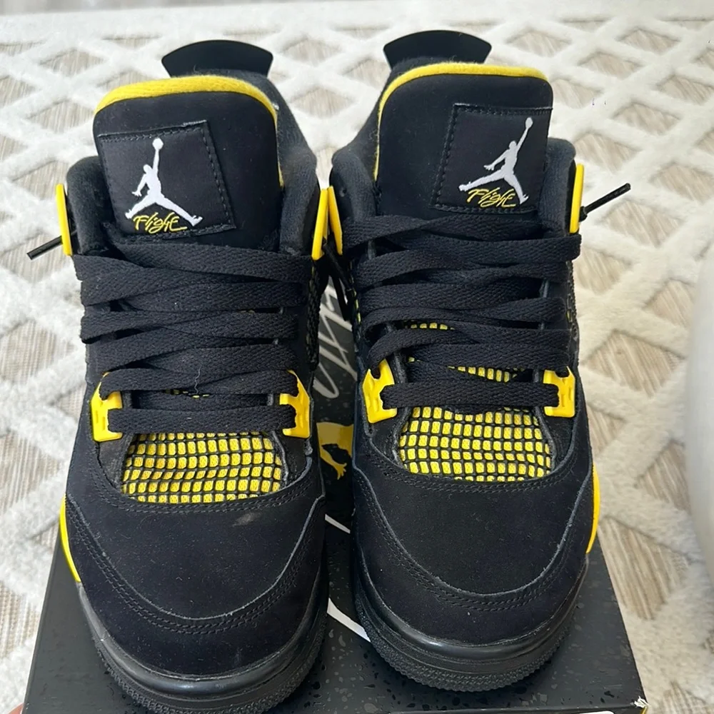 Jordan Black and Yellow Sneakers with Air Unit - Picture 3 of 9